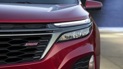 Chevrolet Equinox 2023 | Reestilização do SUV deve chegar ao Brasil em breve