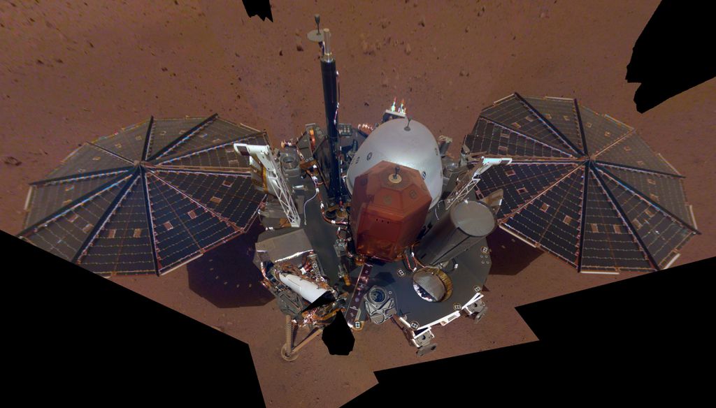 Uma selfie da sonda InSIght em 2018 (Imagem: Reprodução/NASA/JPL-Caltech)
