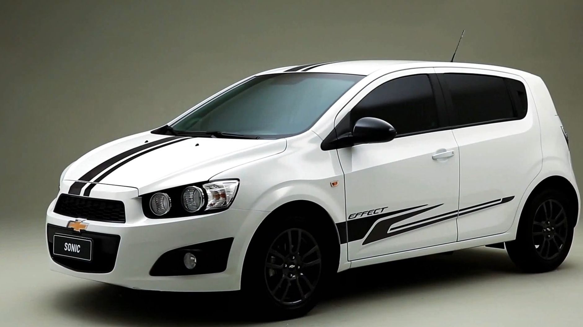 Chevrolet Sonic Effect é o carro do rolezinho - Notícias - R7 Carros