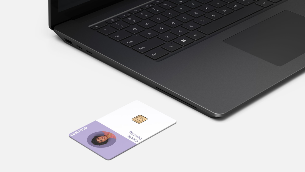 Em vez de NFC, o Surface Laptop 6 possui leitor de smart cards, que acaba oferecendo função de segurança similar (Imagem: Divulgação/Microsoft)
