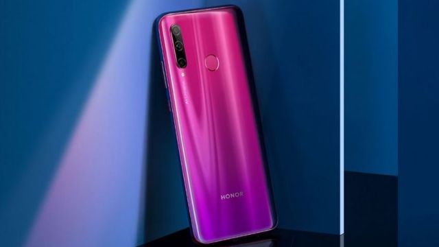 Huawei lança smartphones da submarca Honor com câmeras de topo de linha
