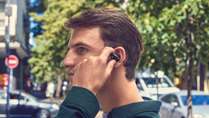 Fone da JBL que não tampa o ouvido chega ao Brasil; veja o preço