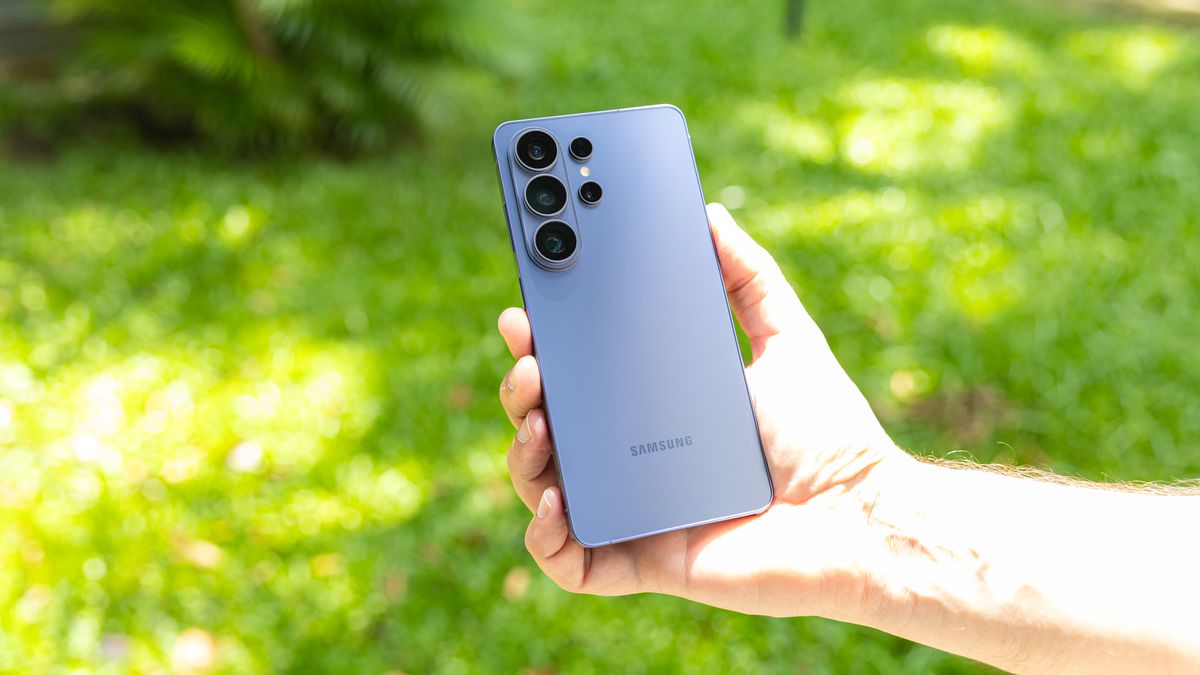 Celular mais top da Samsung pode ficar menos poderoso em 2027, indica vazamento