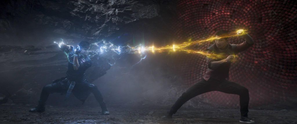 Mais do que o artefato místico, os Dez Anéis vão ser o elo de ligação entre Shang-Chi e seu pai (Imagem: Divulgação/Marvel Studios)