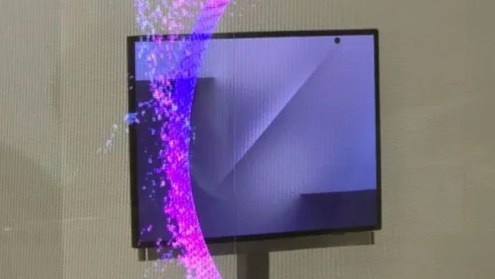 Samsung mostra celular que dobra em 3 partes pela primeira vez; conheça