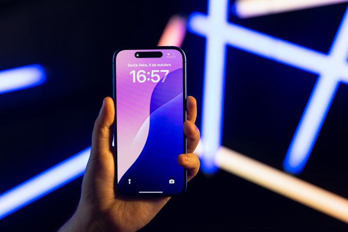 iPhone 16
