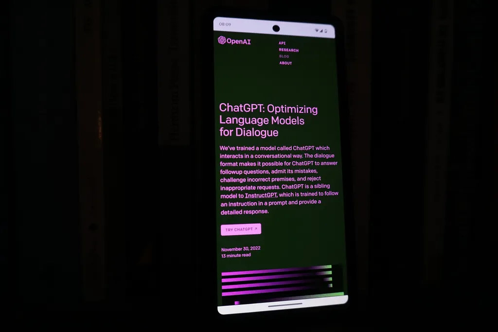 O ChatGPT é um chatbot que usa inteligência artificial para conversar com os usuários (Imagem: Rolf van Root/Unsplash)