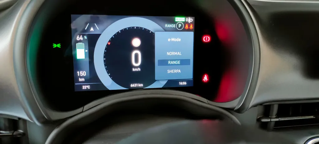 Dirigir em modo Range permite ao motorista controlar o carro apenas com o pedal do acelerador (Imagem: Paulo Amaral/Canaltech)