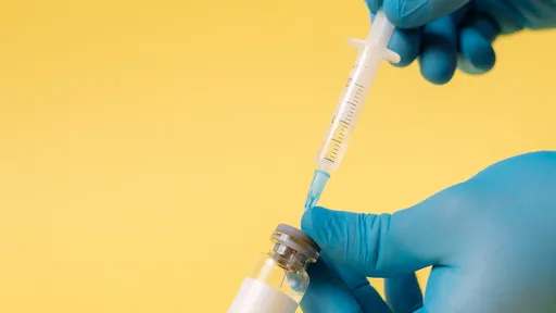 Vacina da Pfizer e BioNTech tem eficácia documentada pela FDA