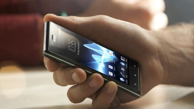 Sony Xperia J, um smartphone básico com um design inovador