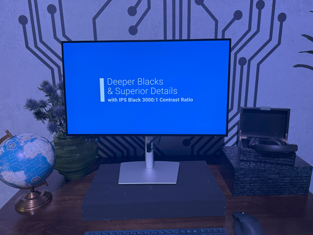 Dell UltraSharp 4K Thunderbolt Hub e Dell 32 Plus 4K QD-OLED - EMBARGO 06/01 16H45