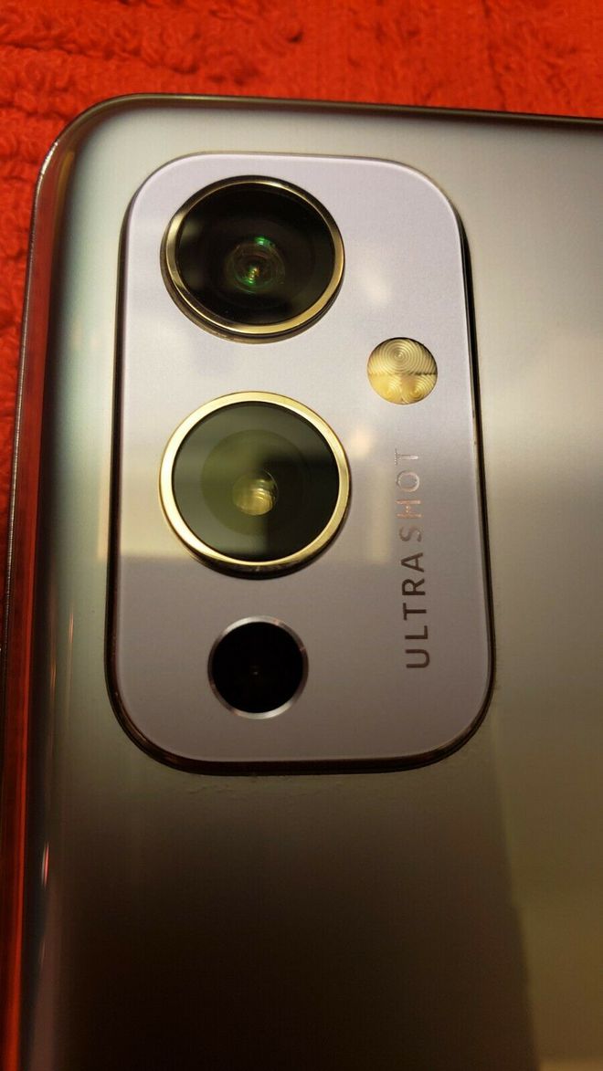 Novo design traseiro do OnePlus 9 (Foto: Reprodução/Mishaal Rahman)