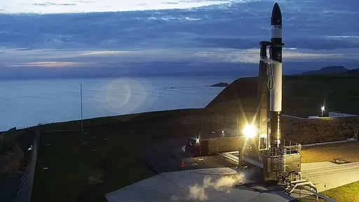 Rocket Lab tem novo foguete reutilizável e plano de lançar astronautas ao espaço