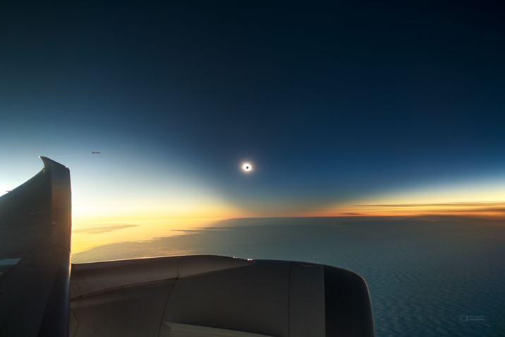 Eclipse solar visto de avião