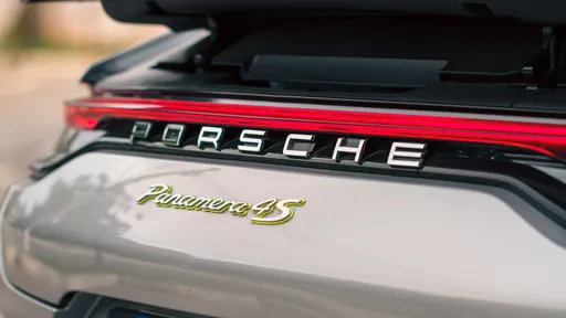 5 motivos para NÃO comprar o Porsche Panamera 4S e-Hybrid