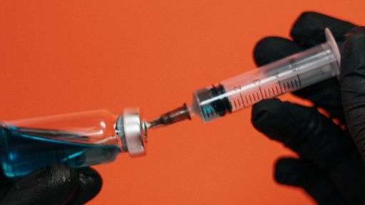 Vacina da Pfizer pode chegar em março ao Brasil; logística é desafiadora