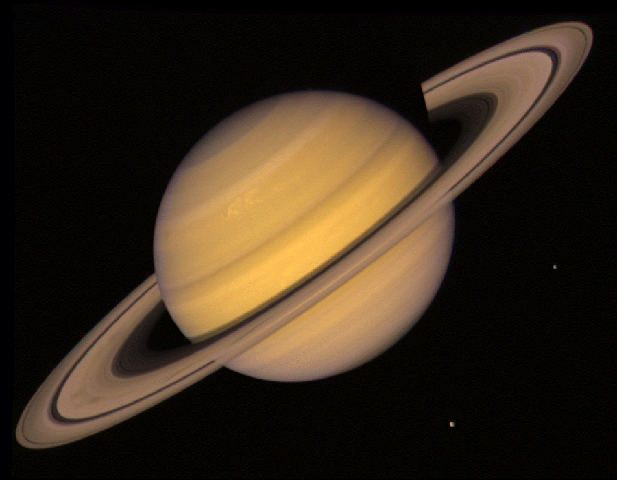 Saturno registrado pela Voyager 2 (Imagem: Reprodução/NASA)