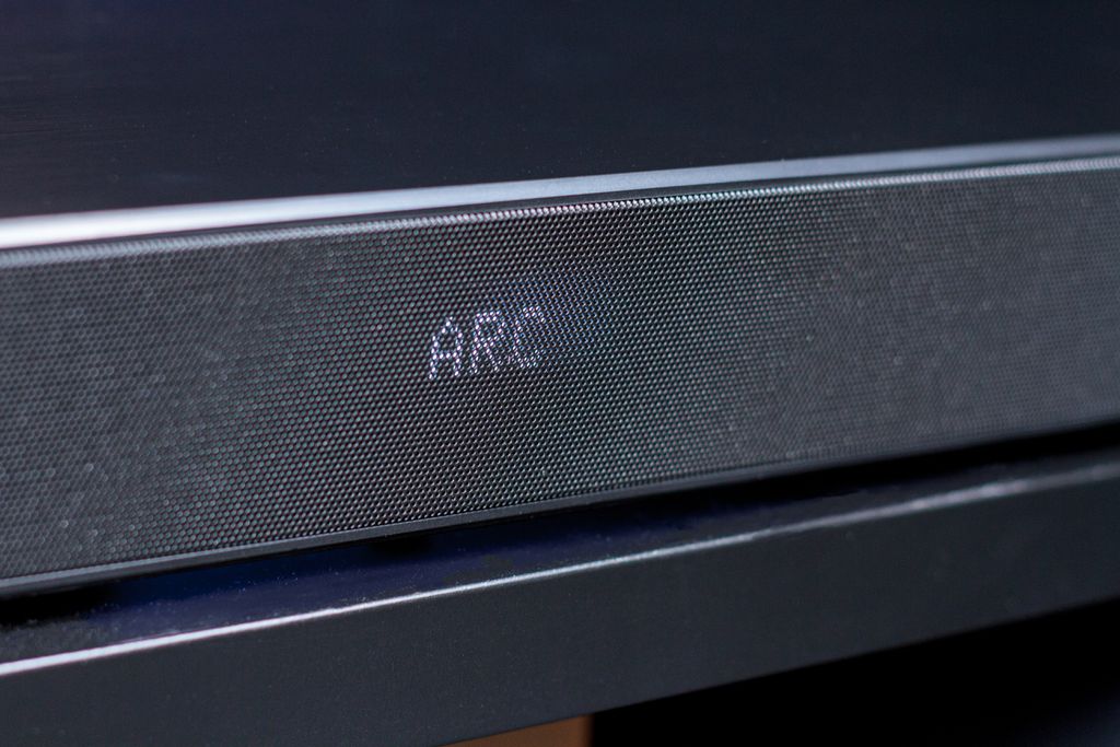 LG SP9A conectada à TV via cabo HDMI na entrada ARC (Imagem: Ivo/Canaltech)