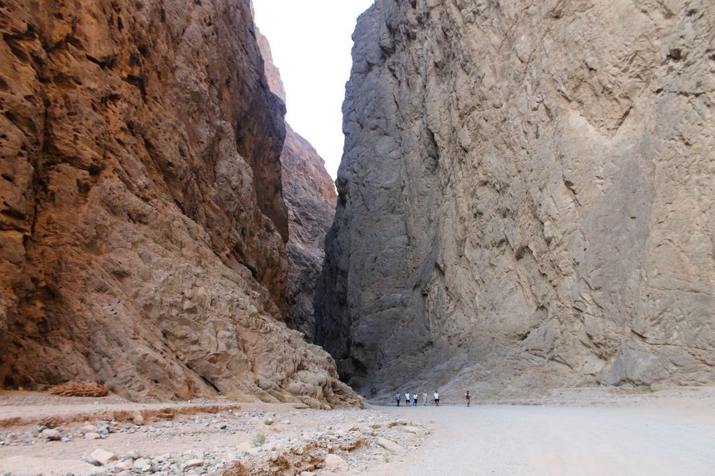 Os sauditas acreditam que o cânion de Wadi Tayyib Al-Ism é o local onde Moisés desembarcou depois de cruzar o mar do Egito. Local será trabalhado e se tornará parte da cidade futurista (Imagem: Vivian Nereim/Bloomberg)