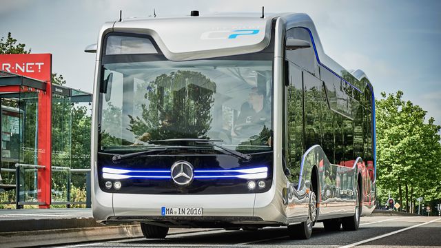 Ônibus autônomo da Mercedes faz test drive nas ruas da Holanda