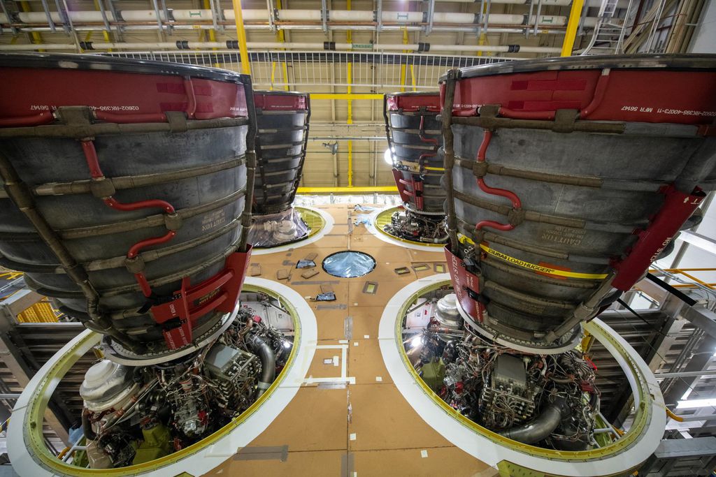 Motores RS-25 destinados ao SLS (Foto: NASA/Jude Guidry)