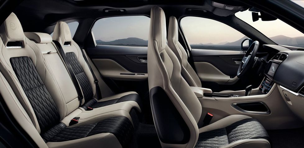 Jaguar F-Pace SVR