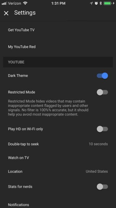YouTube começa a liberar modo noturno para usuários do app