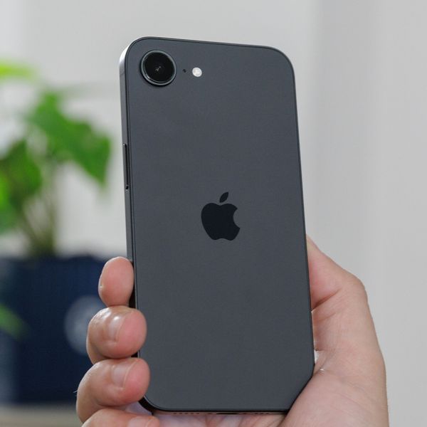 Apple iPhone 16e, 128 GB, 5G, Câmera Traseira de 48 MP | CUPOM + PIX