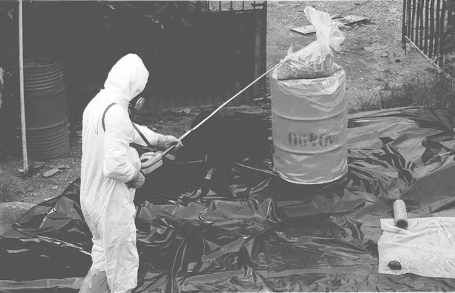 Trabalhadores trabalham na descontaminação da cidade (Imagem: Reprodução/Secretaria de Estado de Saúde do Estado de Goiás)