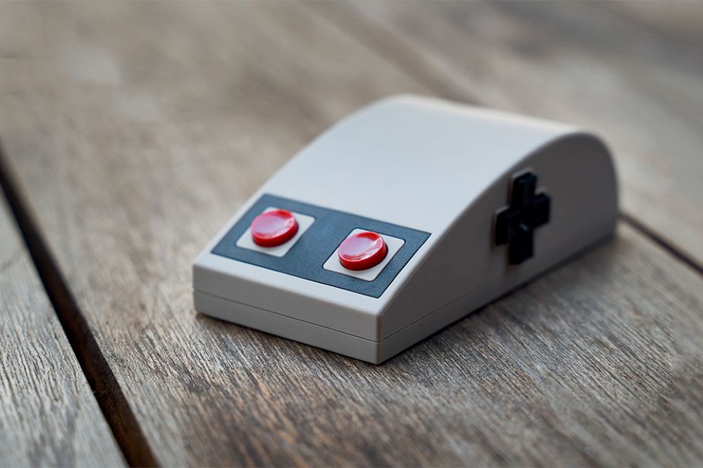 Mouse N30 seduz os saudosistas com design inspirado no controle do Nintendinho