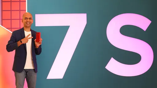 Redmi Note 7S aparece em imagem oficial na cor vermelha
