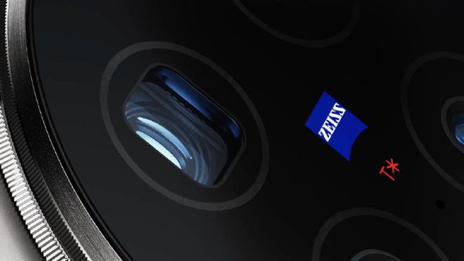 Sistema de câmeras do Vivo X100 Ultra terá câmeras da Zeiss (Imagem: Weibo/Jia Jingdong)