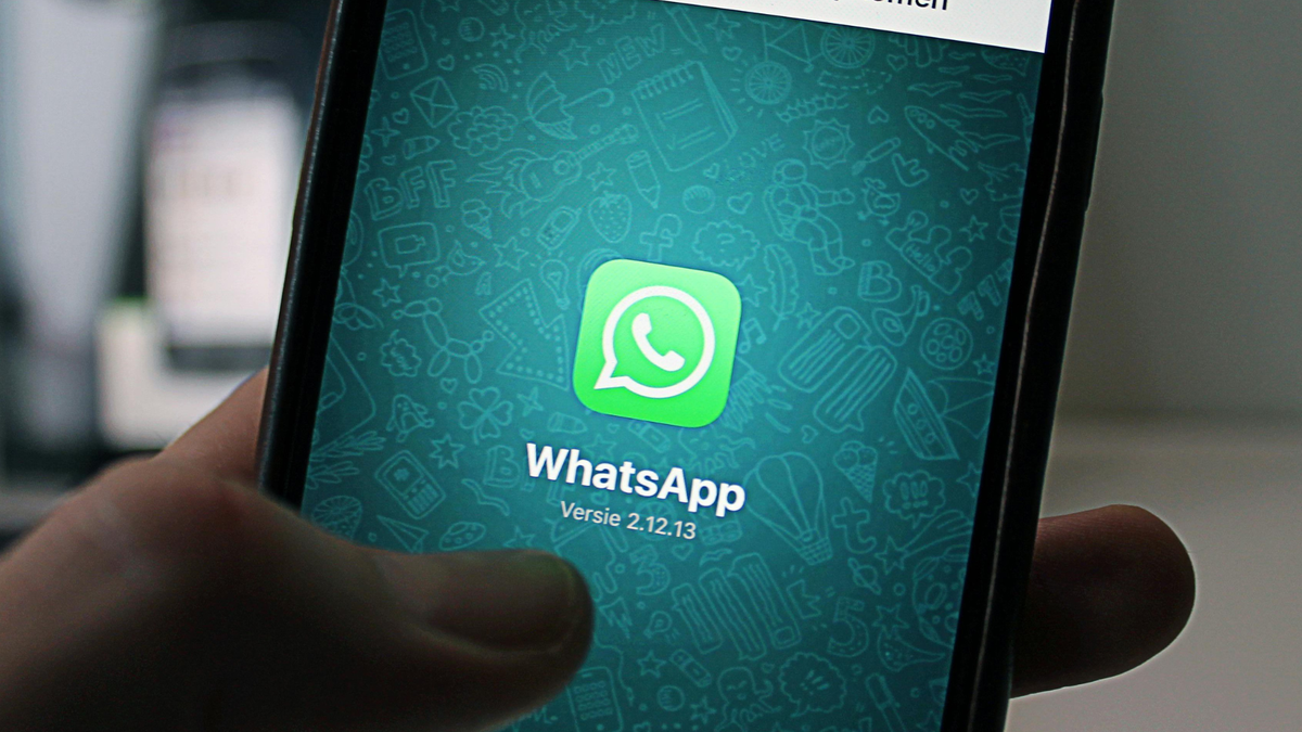 Golpe no WhatsApp usa comprovante falso para roubar dados bancários