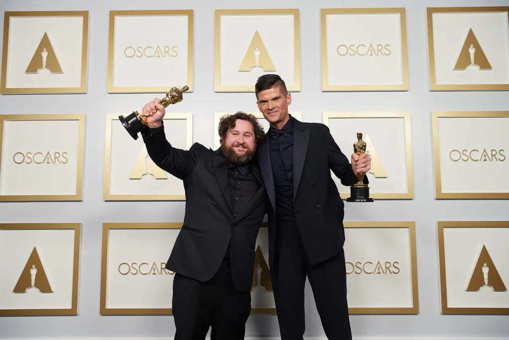 Michael Govier e Will McCormack no Oscar 2021, vencedores da categoria de Melhor Curta Animado por Se Algo Acontecer... Te Amo (Imagem: Matt Petit / A.M.P.A.S.)