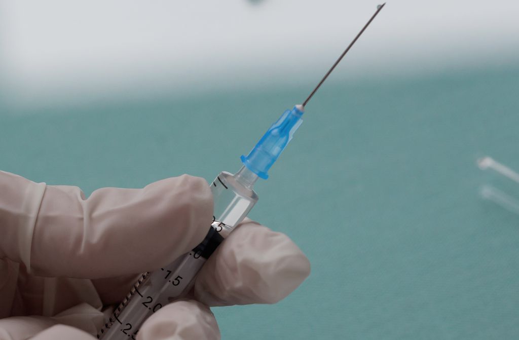 Com medo do HIV, África do Sul reprova vacina Sputnik contra covid-19 (Imagem: Edalin/envato)