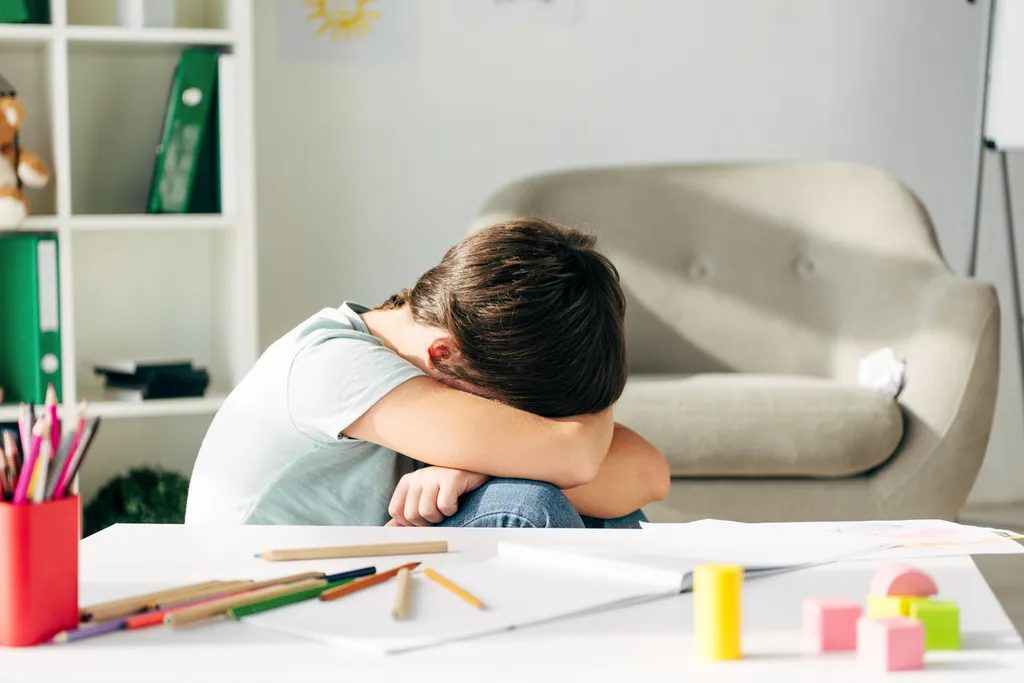 Crianças que apresentam ansiedade e depressão têm marcadores genéticos semelhantes, que se estendem a adultos com as mesmas condições (Imagem: LightFieldStudios/envato)