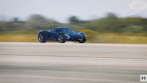 Hennessey Venom F5 passa dos 400 km/h em teste insano; assista