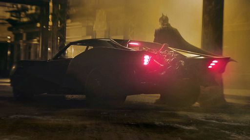 Batman de Robert Pattinson surge ao lado do novo Batmóvel; veja!