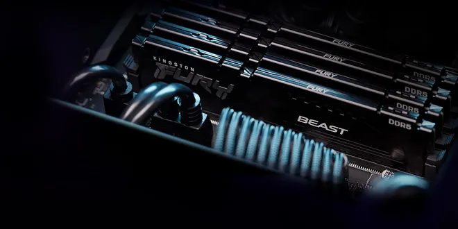 Ao tornar o uso de RAM DDR5 obrigatório, a AMD acredita que aumentará a demanda e consequentemente reduzirá os preços dos módulos de memória da nova geração (Imagem: Divulgação/Kingston)