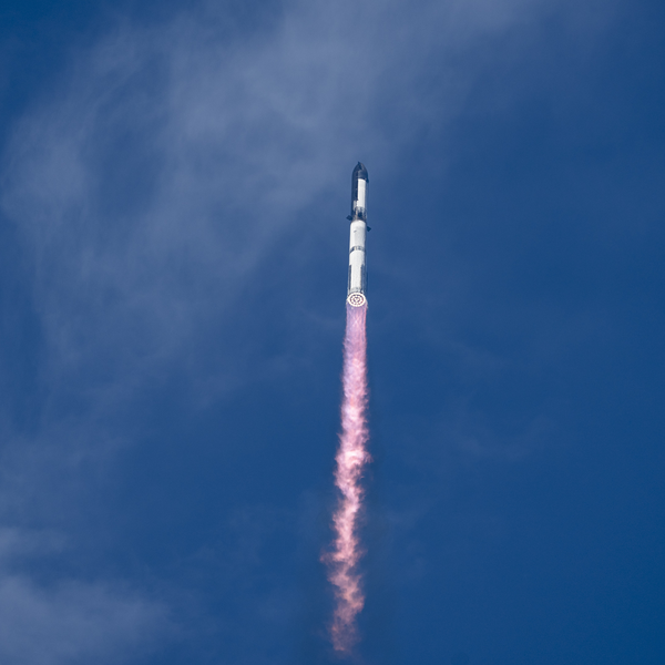 SpaceX lança Starship e reutiliza booster pela 1ª vez; foguete