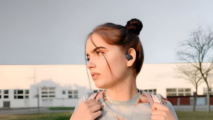 JBL lança fone com "condução de ar" no Brasil; entenda como tecnologia funciona