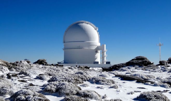 O observatório Calar Alto, na Espanha, usado na descoberta do planeta.
