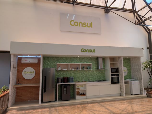 F&aacute;brica de geladeiras da Consul em Joinville (SC)