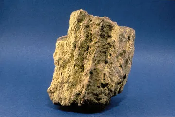 A maior parte do urânio é encontrando na forma de minério de urânio (Imagem: Reprodução/Domínio Público)