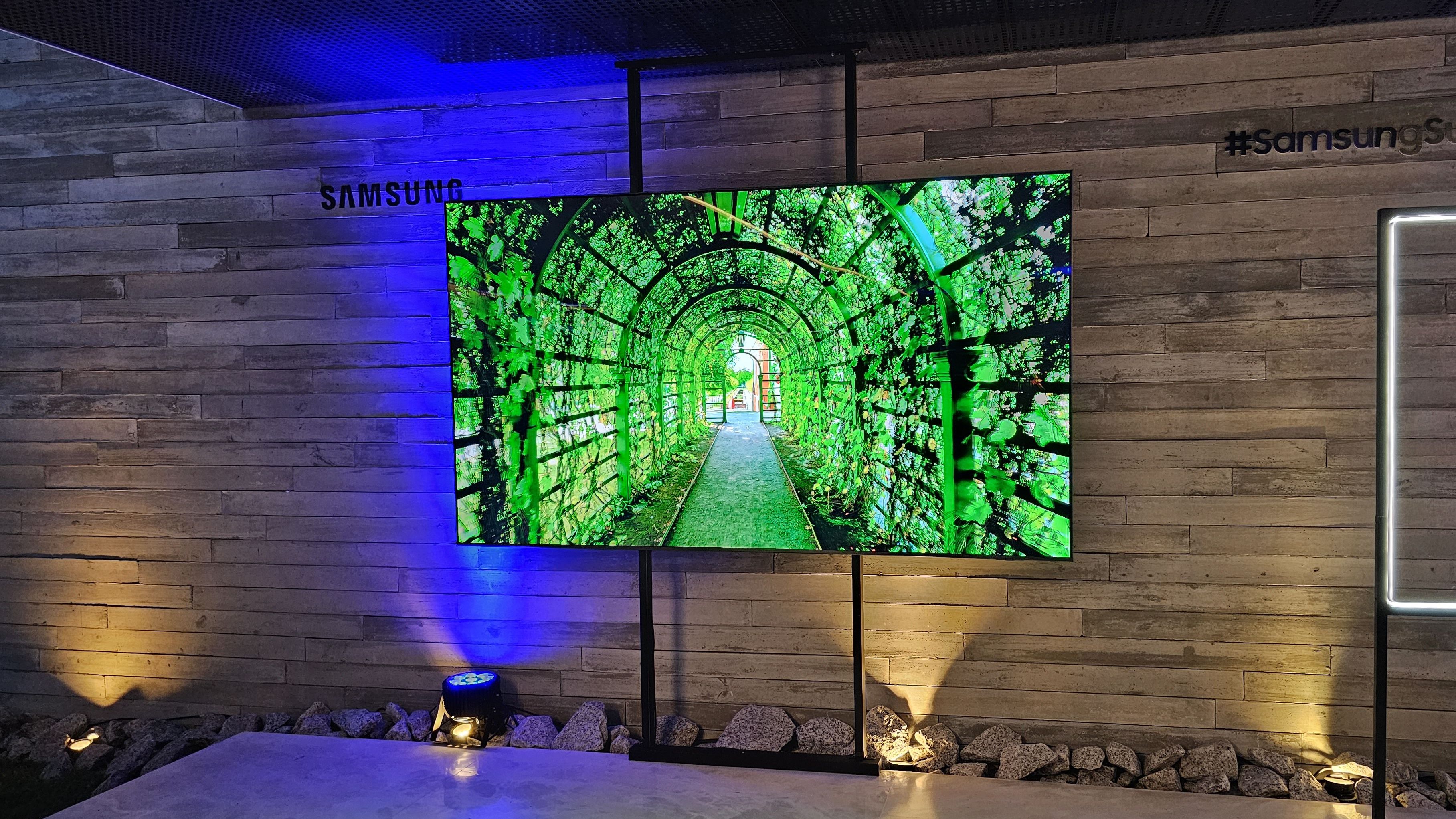 samsung-anuncia-big-smart-tvs-oled-e-qled-de-at-98-polegadas-canaltech