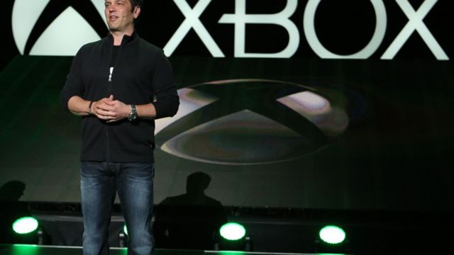 Phil Spencer não quer um Xbox 1.5 para brigar com o PS4K