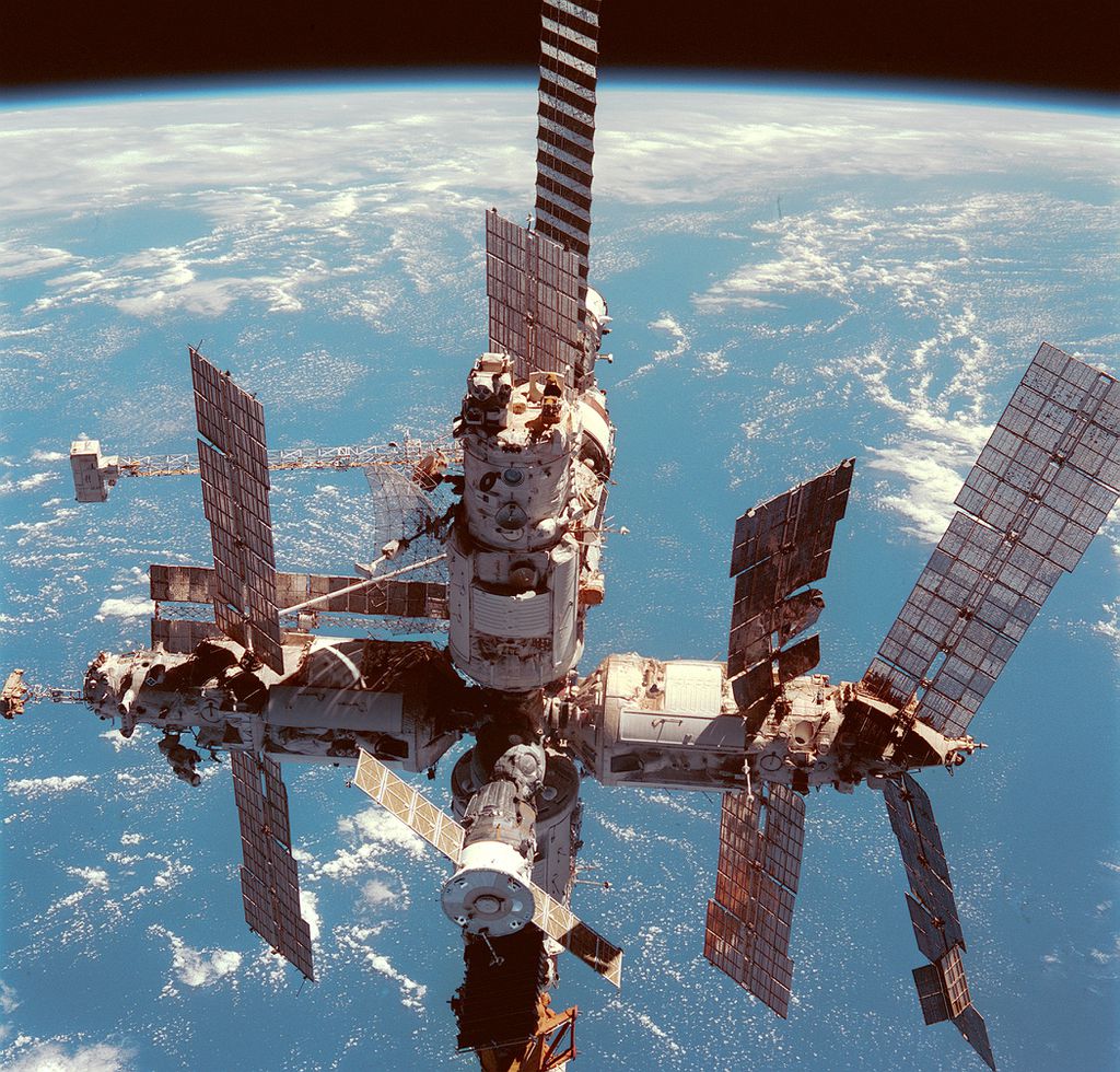 A estação russa Mir ficou em órbita por 179 dias (Imagem: Reprodução/NASA)
