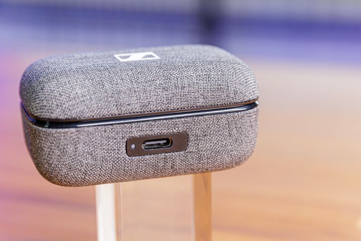 Momentum True Wireless 3 usbc