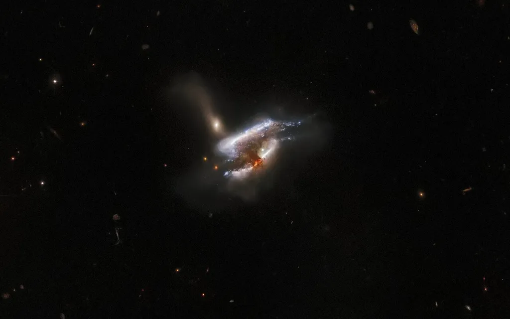 O objeto IC 2431 fica a 681 milhões de anos-luz de distância da Terra (Imagem: Reprodução/ESA/Hubble/NASA)