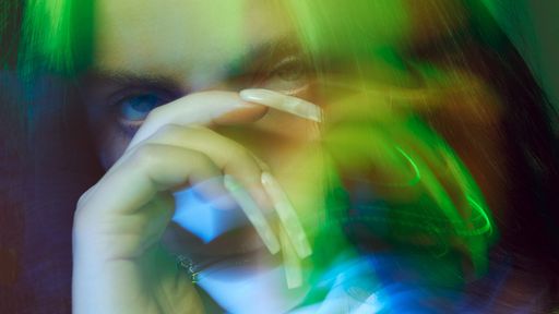 Crítica | Billie Eilish: The World's a Little Blurry e o nascimento de um ídolo